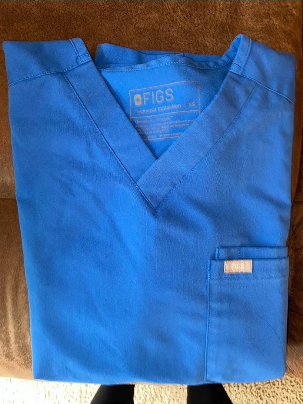 Figs Men's V-Neck Scrub Top in Royal Blue